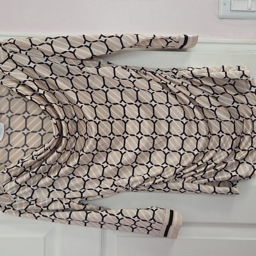 New York & Company Beige and Black Geometric Top